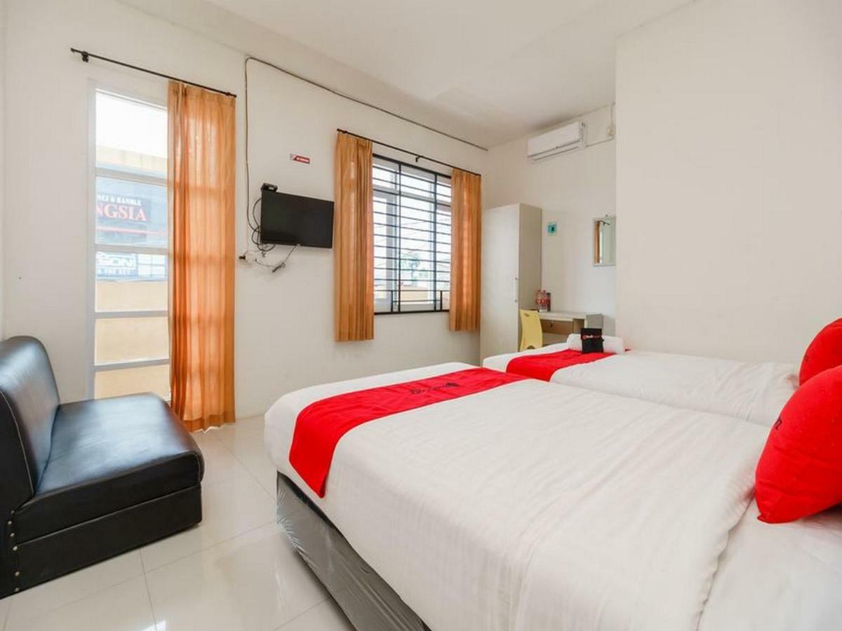 Reddoorz At Tara Homestay Palembang Exterior photo